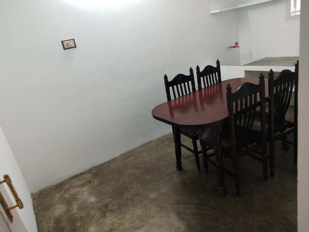 Mayurapriya Inn Chennai Bagian luar foto